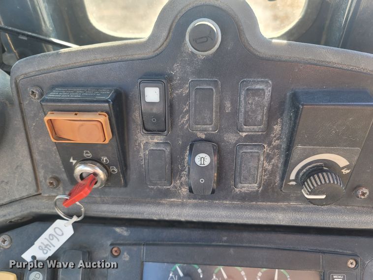 image for item JU9828 2008 John Deere 310SJ  backhoe