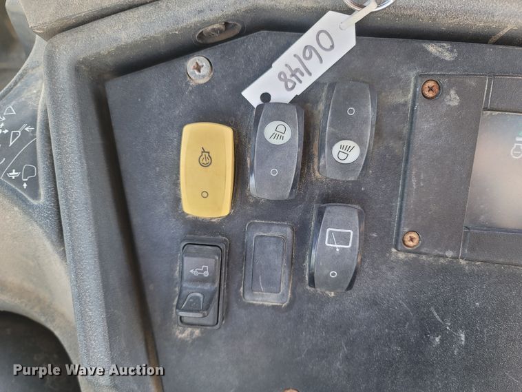 image for item JU9828 2008 John Deere 310SJ  backhoe