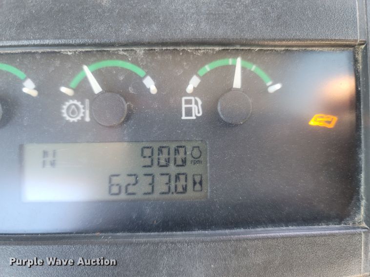 image for item JU9828 2008 John Deere 310SJ  backhoe