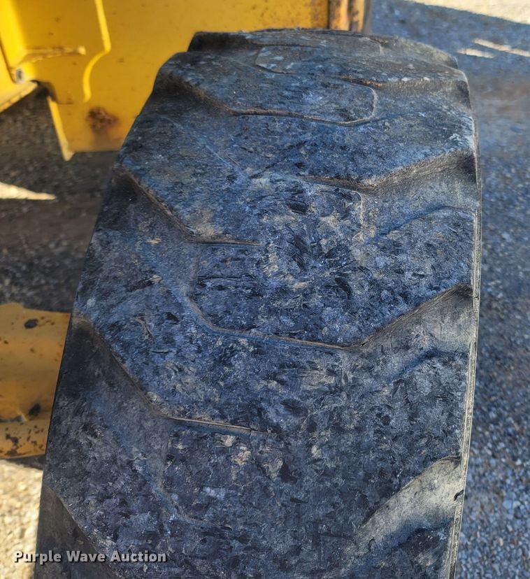 image for item JU9828 2008 John Deere 310SJ  backhoe