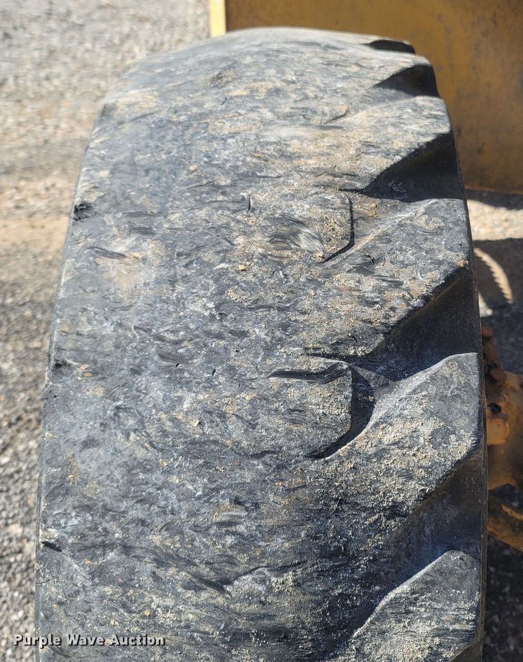 image for item JU9828 2008 John Deere 310SJ  backhoe