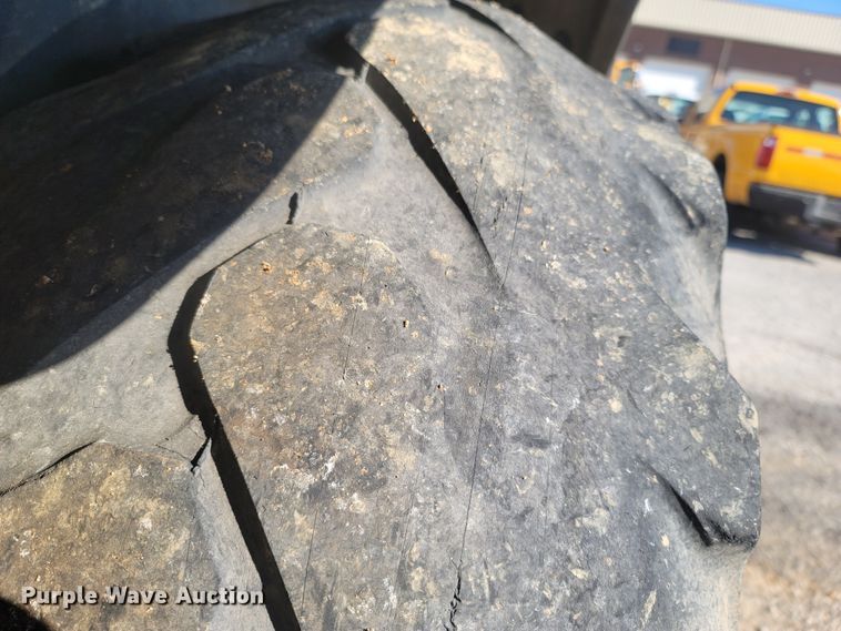 image for item JU9828 2008 John Deere 310SJ  backhoe