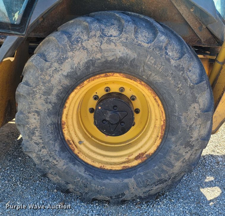 image for item JU9828 2008 John Deere 310SJ  backhoe