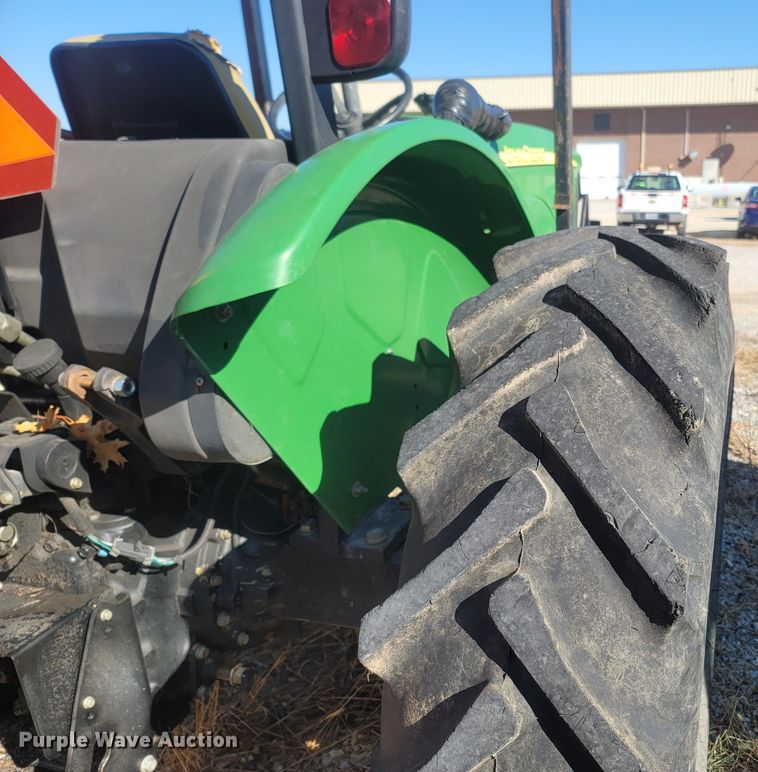image for item JU9829 John Deere 5325  tractor