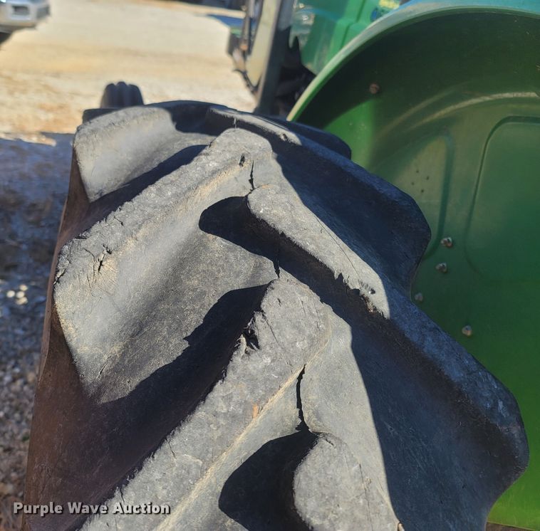 image for item JU9829 John Deere 5325  tractor