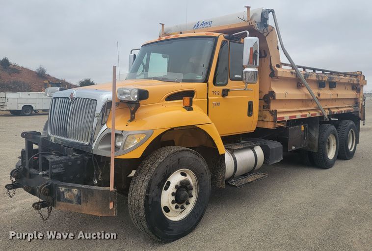 image for item JU9831 2007 International 7400  dump truck