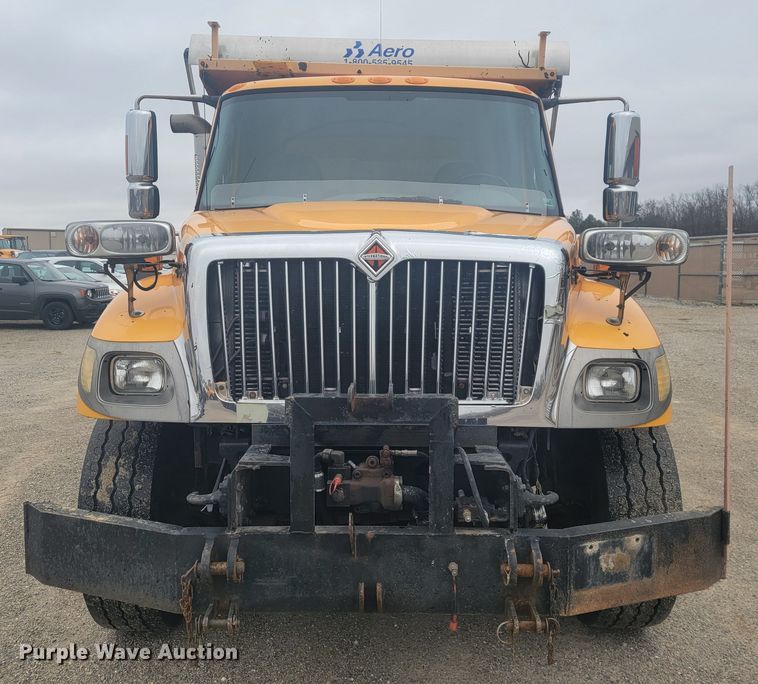 image for item JU9831 2007 International 7400  dump truck