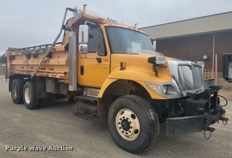 image for item JU9831 2007 International 7400  dump truck