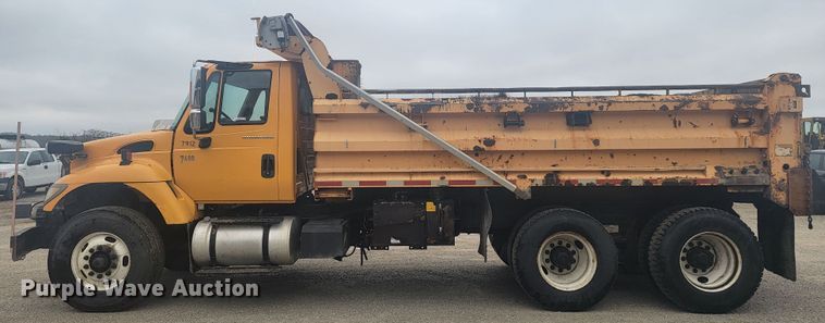 image for item JU9831 2007 International 7400  dump truck