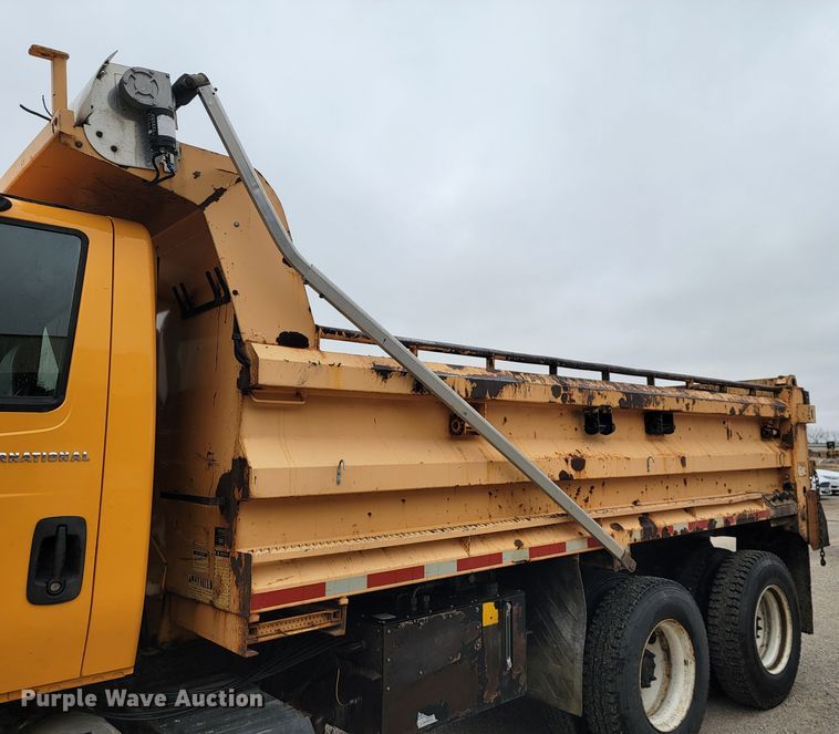 image for item JU9831 2007 International 7400  dump truck