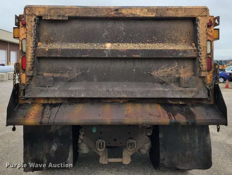 image for item JU9831 2007 International 7400  dump truck