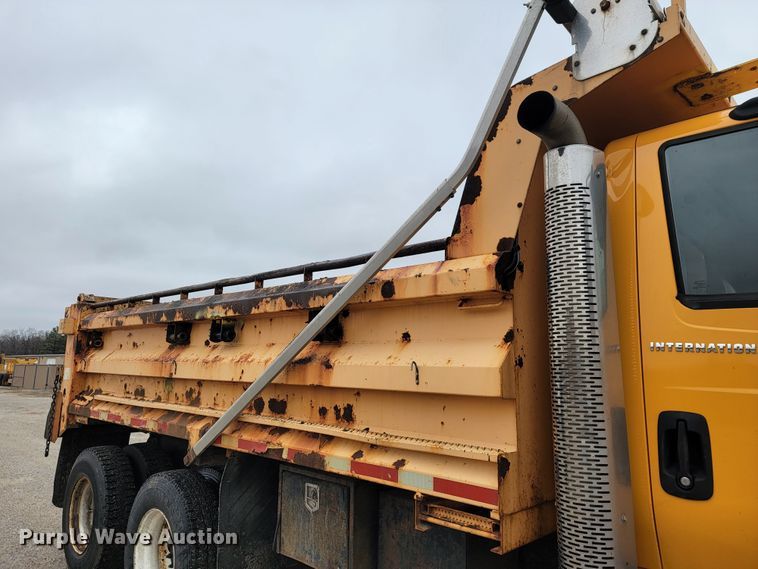 image for item JU9831 2007 International 7400  dump truck