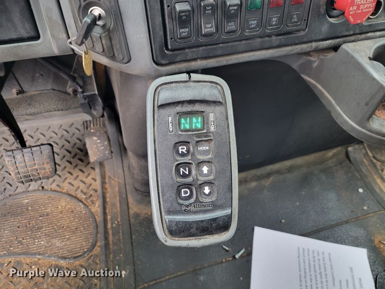 image for item JU9831 2007 International 7400  dump truck