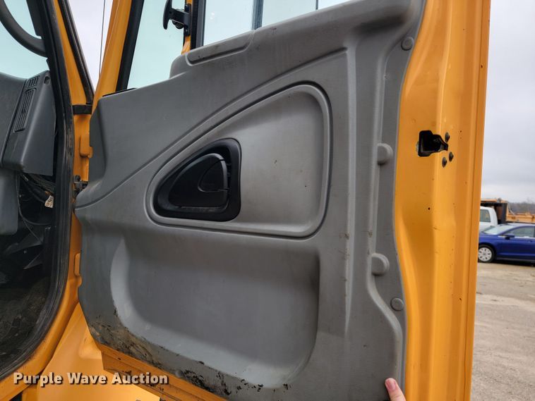 image for item JU9831 2007 International 7400  dump truck