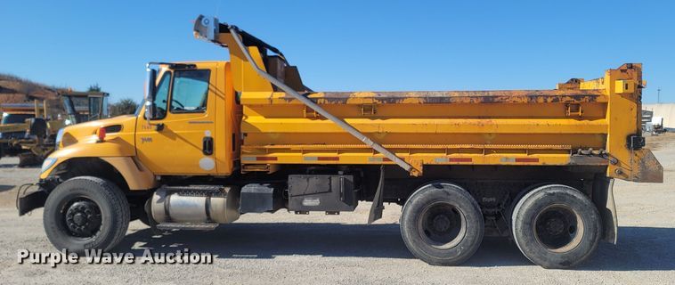 image for item JU9832 2006 International 7400  dump truck