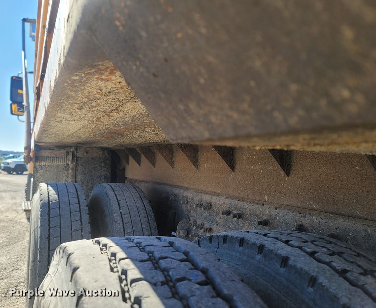 image for item JU9832 2006 International 7400  dump truck