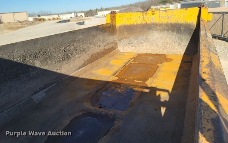 image for item JU9832 2006 International 7400  dump truck