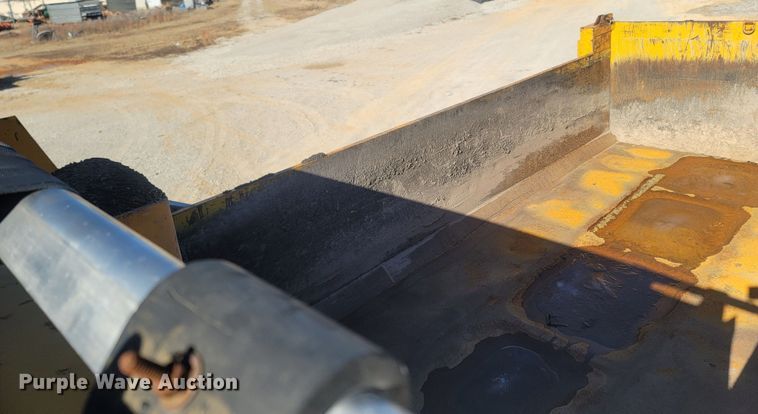 image for item JU9832 2006 International 7400  dump truck