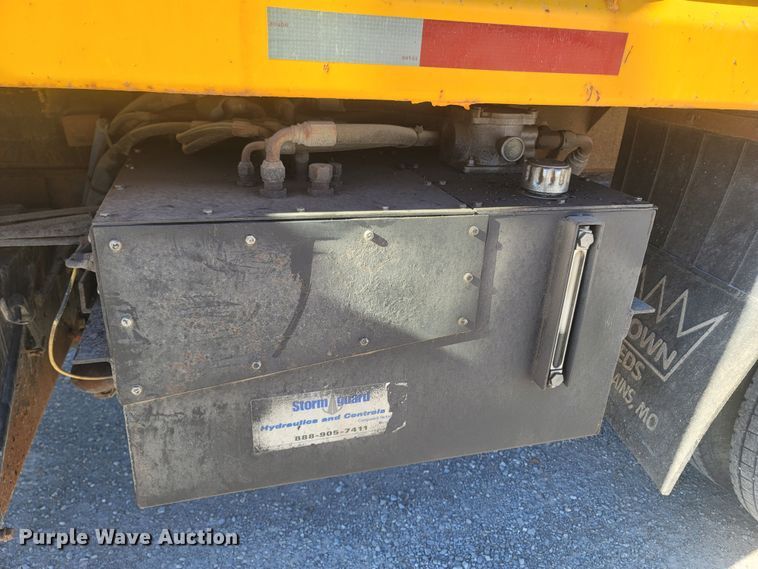 image for item JU9832 2006 International 7400  dump truck