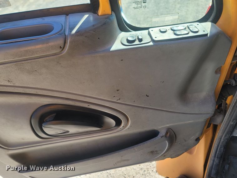 image for item JU9832 2006 International 7400  dump truck