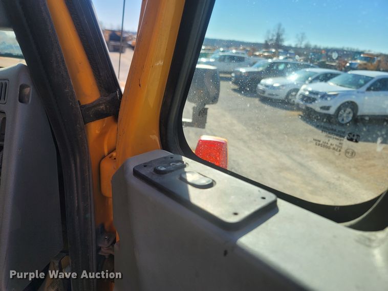 image for item JU9832 2006 International 7400  dump truck