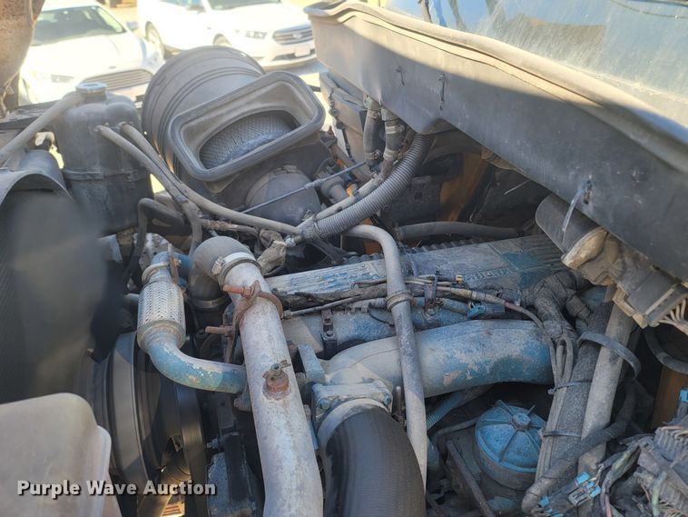 image for item JU9832 2006 International 7400  dump truck