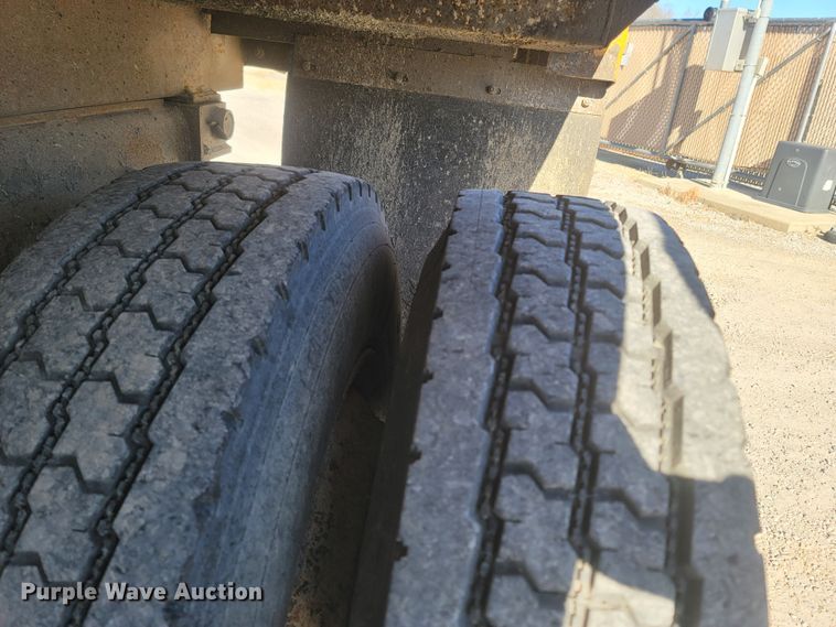 image for item JU9832 2006 International 7400  dump truck