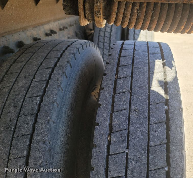 image for item JU9832 2006 International 7400  dump truck