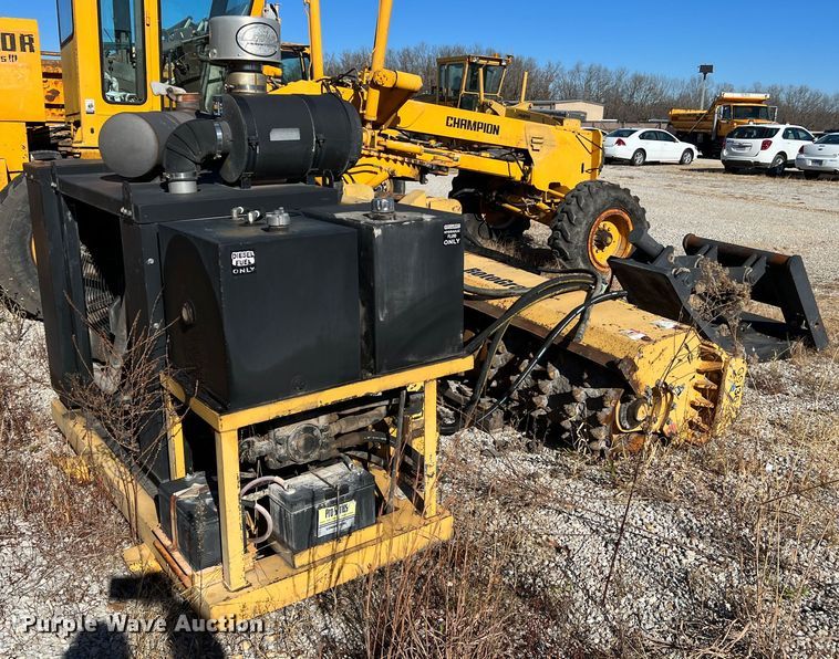 image for item JU9834 Motor grader attachments