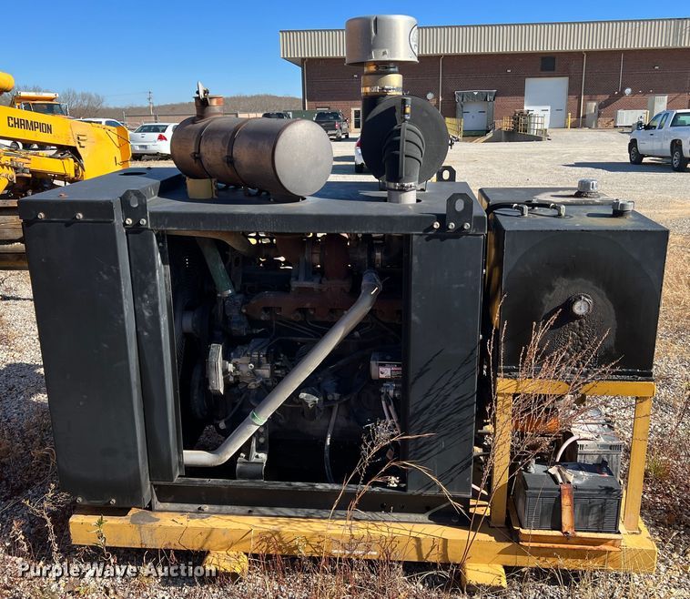 image for item JU9834 Motor grader attachments