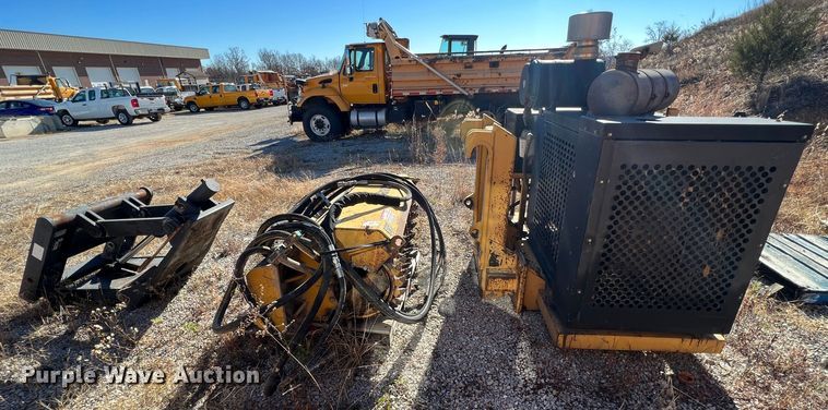 image for item JU9834 Motor grader attachments