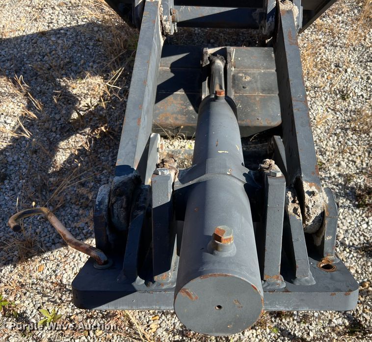 image for item JU9834 Motor grader attachments