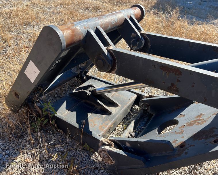 image for item JU9834 Motor grader attachments