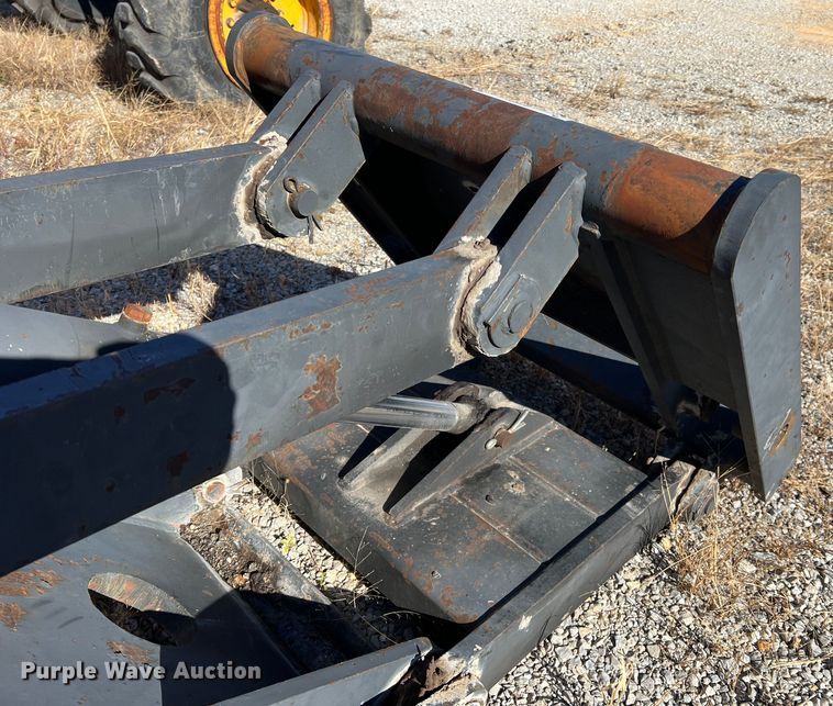 image for item JU9834 Motor grader attachments