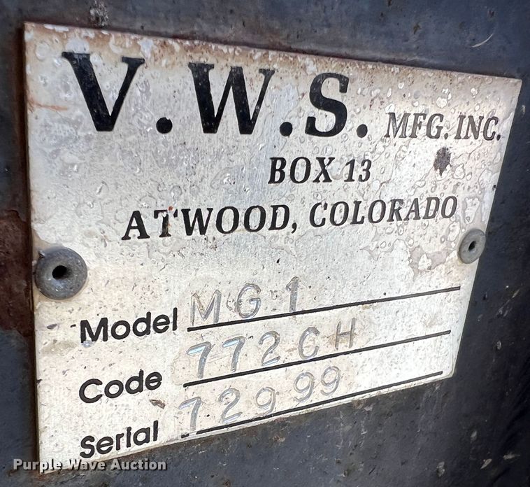 image for item JU9834 Motor grader attachments