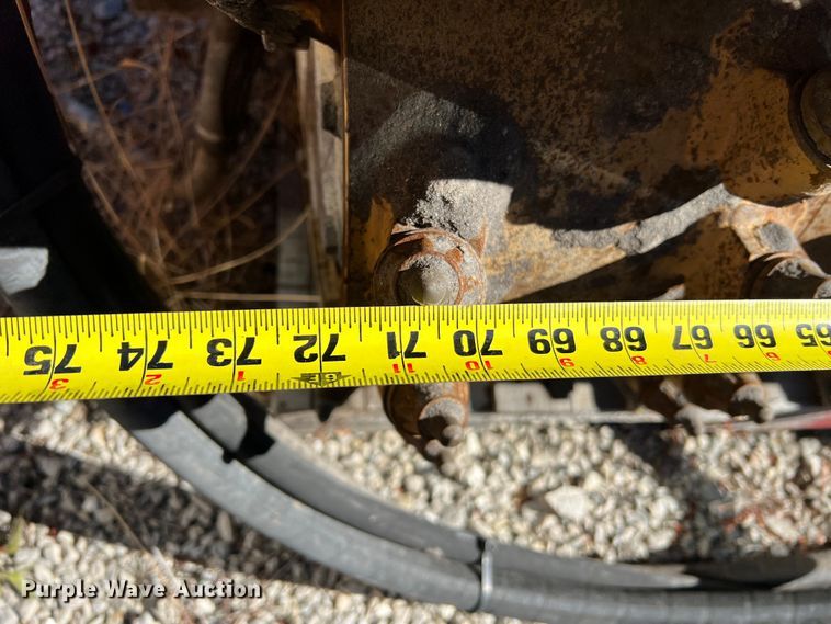 image for item JU9834 Motor grader attachments