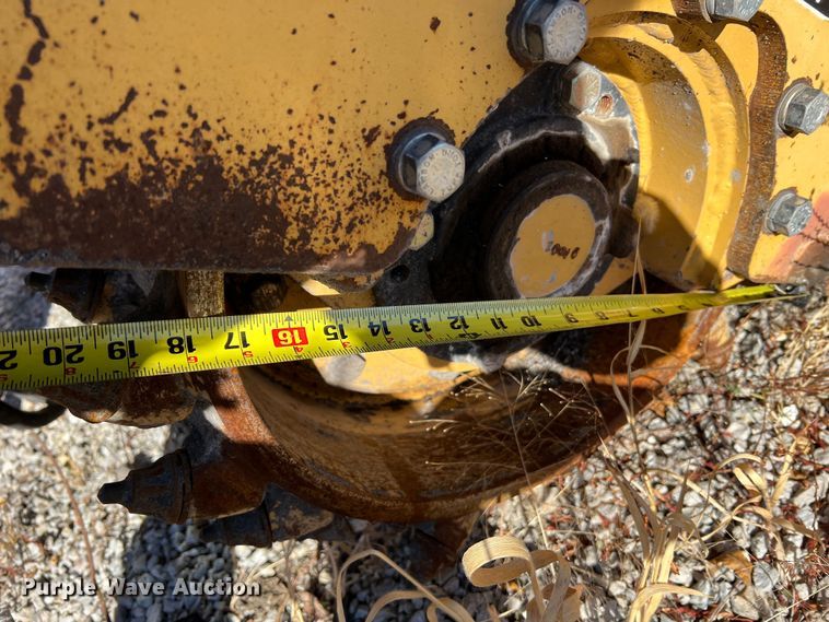 image for item JU9834 Motor grader attachments