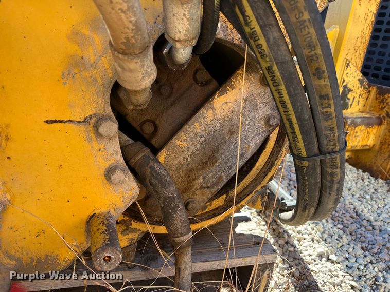 image for item JU9834 Motor grader attachments