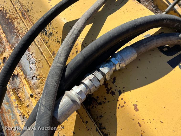 image for item JU9834 Motor grader attachments