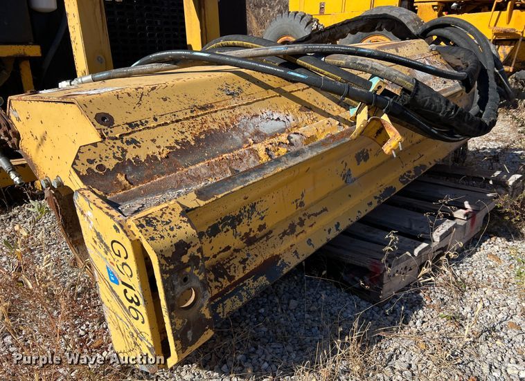 image for item JU9834 Motor grader attachments