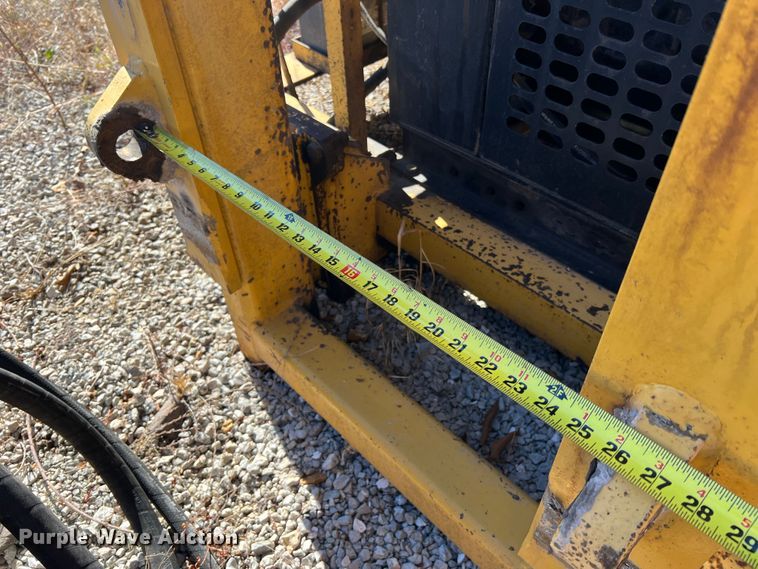 image for item JU9834 Motor grader attachments