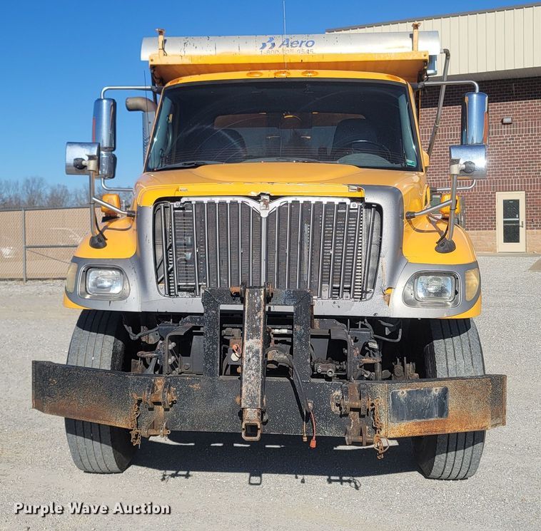 image for item JU9836 2007 International 7400  dump truck
