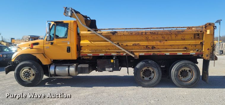 image for item JU9836 2007 International 7400  dump truck