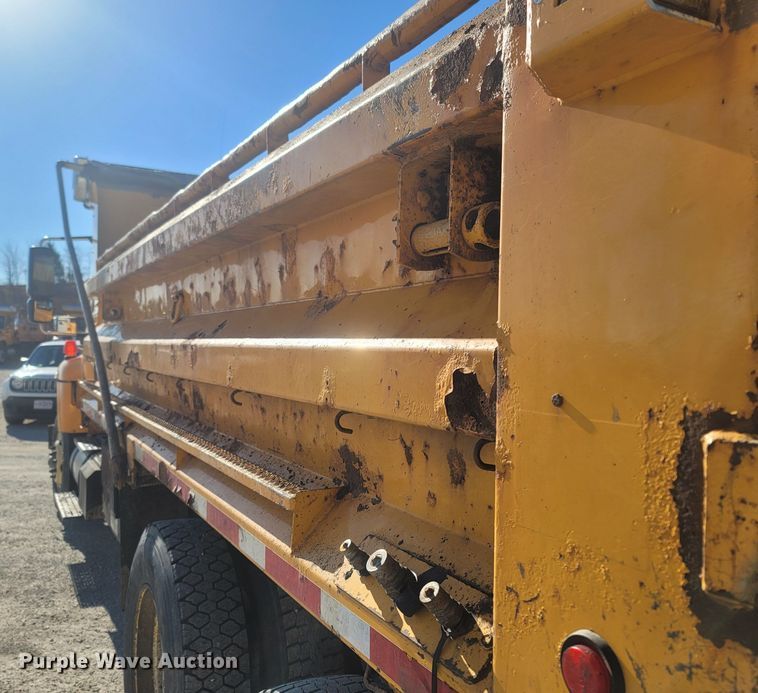 image for item JU9836 2007 International 7400  dump truck