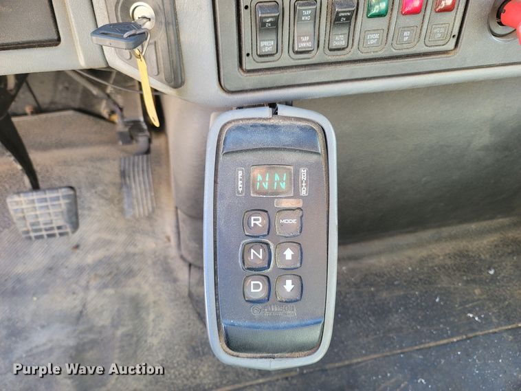 image for item JU9836 2007 International 7400  dump truck