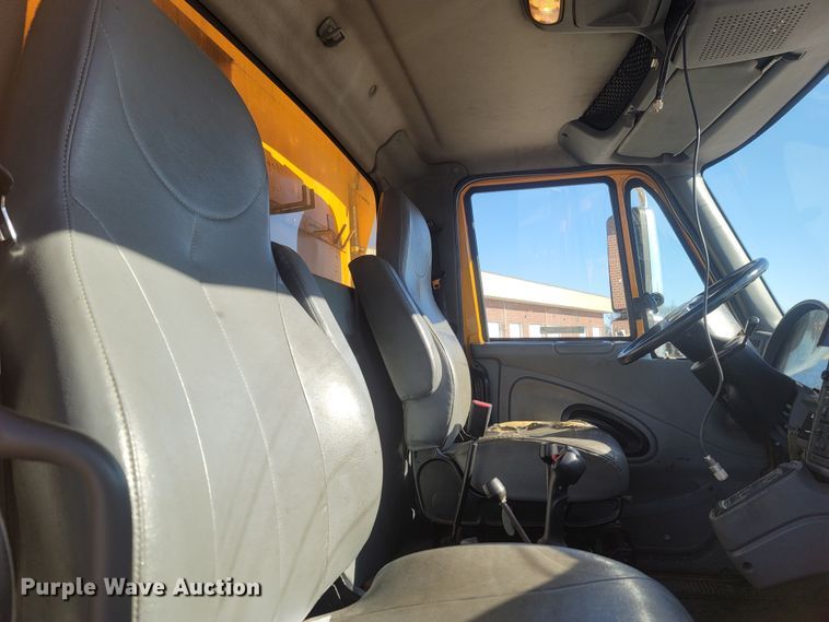 image for item JU9836 2007 International 7400  dump truck