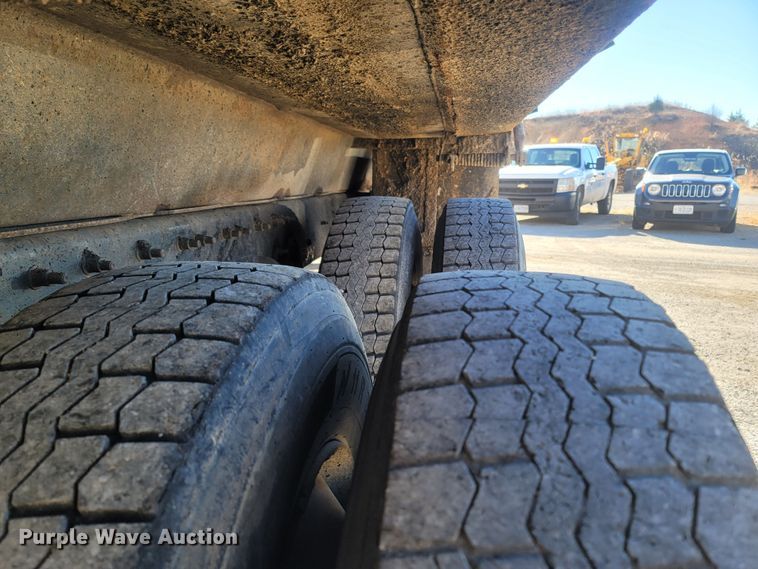 image for item JU9836 2007 International 7400  dump truck