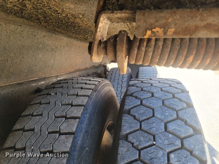 image for item JU9836 2007 International 7400  dump truck