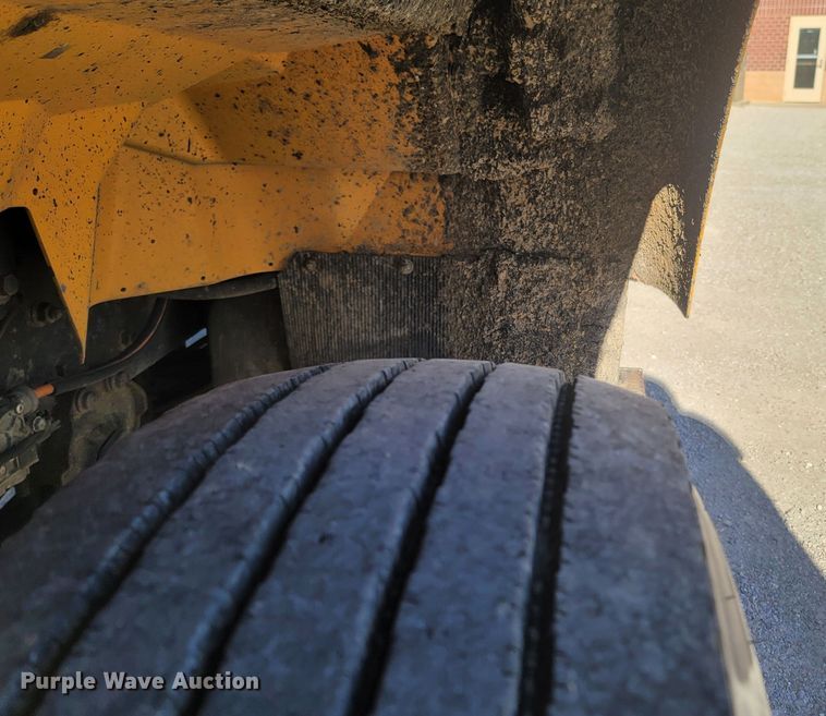 image for item JU9836 2007 International 7400  dump truck