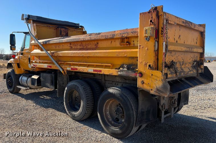 image for item JU9837 2006 International 7400  dump truck